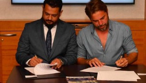 Engin Altan Düzyatan Pakistan yolcusu!