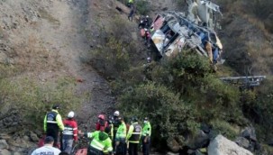 Peru'da Otobüs Kaza Yaptı! 29 Kişi Hayatını Kaybetti