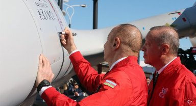 Akıncı SİHA'ya imzayı attılar
