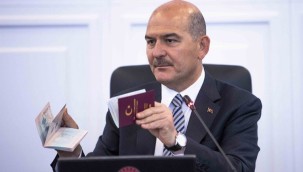 Bakan Soylu yeni pasaportları ve sürücü belgelerini görücüye çıkardı