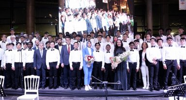 Bursa Osmangazi'de "Bi' Dünya Müzik"