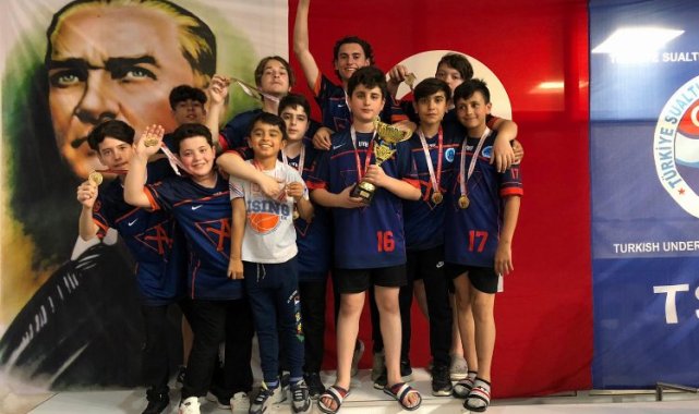 Bursa'ya en büyük gururu yaşattılar! İlk kez Türkiye Şampiyonu Bursa'dan çıktı!