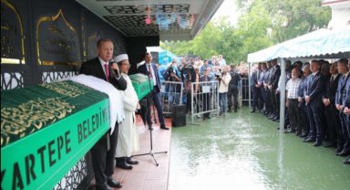 Cumhurbaşkanı Erdoğan Sude Akkuş'un cenazesine omuz verdi