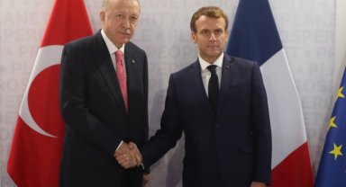 Erdoğan Macron'la görüştü