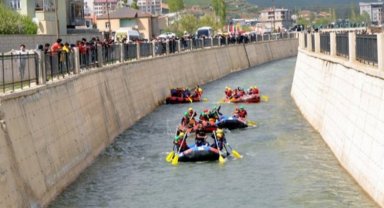 Hakkari Yüksekova'da rafting heyecanı