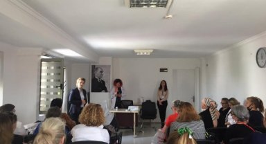 İzmir Çiğlili kadınlar "Sağlıklı Yaş Alma" seminerinde buluştu