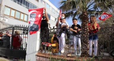 İzmir Güzelbahçe'de 19 Mayıs coşkusu