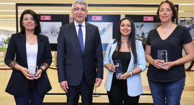 'Kadın Gözüyle Hayattan Kareler' ödüllerine kavuştu