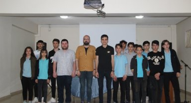 Kahramanmaraş'ta gazeteciler öğrencilerle tecrübelerini paylaştı