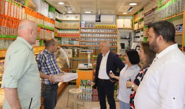 Kocaeli İzmit Belediyesi, İnönü Caddesi'ndeki esnafı dinledi