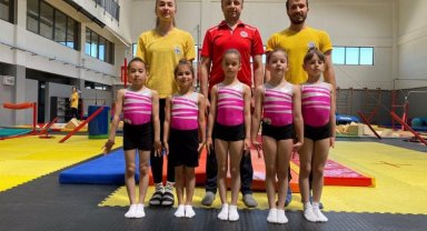 Kocaeli İzmit Belediyesporlu jimnastikçiler yarı finalde