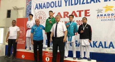 Kocaeli İzmit Belediyesporlu karateci Batuhan, birinci olarak finale yükseldi