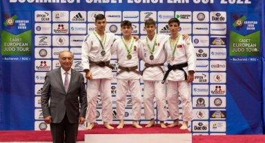 Kocaelili sporcular Bükreş'ten madalyalar ile döndüler