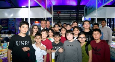 Malatya'da Başkan Gürkan, kitap fuarını gezdi
