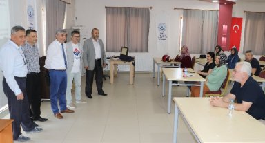 Manisa Büyükşehir'in arıcılara desteği sürüyor