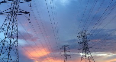 Sanayi ve iş yeri elektriği yüzde 86 zamlanıyor