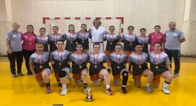 Adana'da kadınlar hentbolda 2'nci lige yükseldi