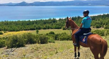 'Atlı Jandarma Timi' Salda devriyesinde