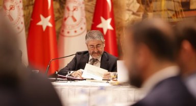 Bakan Nebati'den TL mesajı