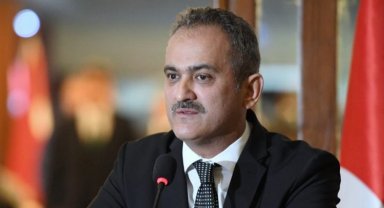 Bakan Özer: 12. sınıfların kaygısı olmasın