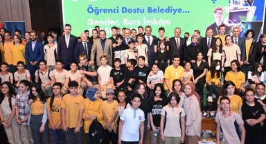 Bursa Büyükşehir'den meslek liseli gençlere burs desteği