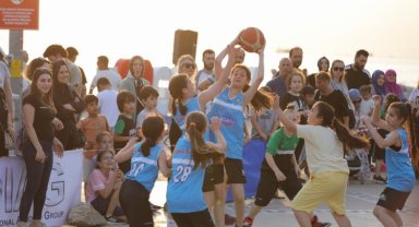 Bursa Gemlik'te minik basketbolcular hünerlerini sergiledi