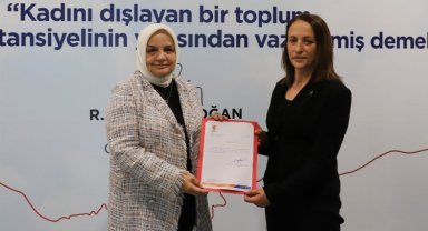 Bursa Mudanya'da AK Parti Kadın Kolları Çilem Palancı'ya emanet