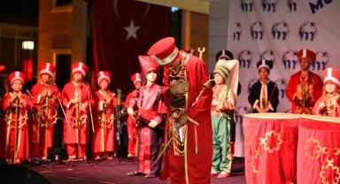 Bursa Mustafakemalpaşa'nın küçük sanatçıları sertifikalandı