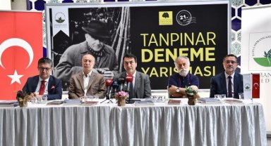 Bursa'da Ahmet Hamdi Tanpınar'ın kazananı belli oldu