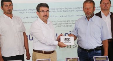 Bursa'da incir yetiştiricilerine terazi dağıtımı