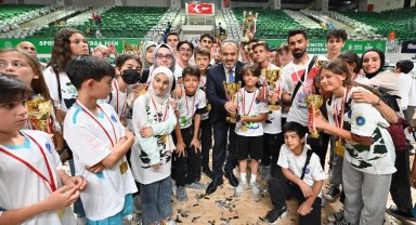 Bursa'da okul sporlarına coşkulu kapanış