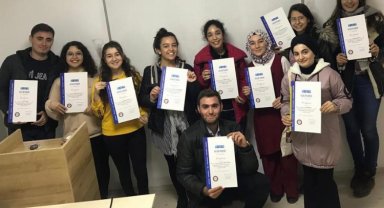 Bursa'da 'yeni lisan iki insan' diyerek yola çıktılar... 10 binden fazla öğrenci 'ücretsiz' eğitim aldı