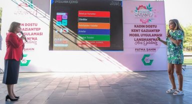 Gaziantep'te 'kadın dostu' mobil uygulamaya Demet Akalın'lı lansman