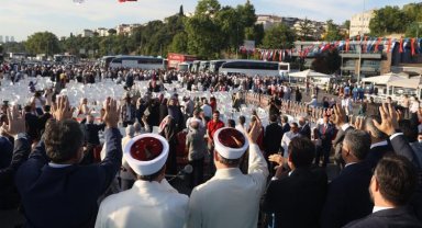 İlk hac kafilesi dualarla uğurlandı