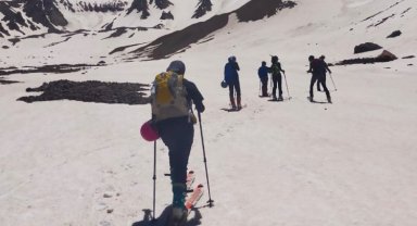 Kayseri Erciyes'te haziranda kayak keyfi