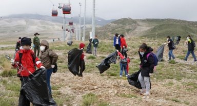 Kayseri Erciyes'te temizlik zamanı