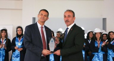 KAYÜ Tomarza Mustafa Akıncıoğlu MYO'da mezuniyet coşkusu