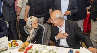 Kılıçdaroğlu İzmir'de Balkan ve Rumeli göçmenleriyle buluştu