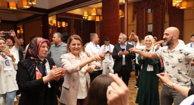 Kocaeli İzmit'in şampiyonluklarını oyun havalarıyla kutladılar