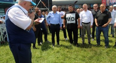 Kocaeli'nde pehlivanlar altın kemer için kispet giydi