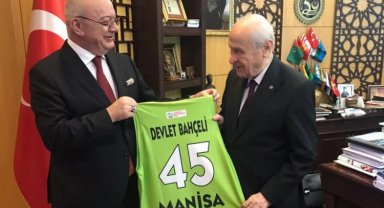 Manisa'dan Bahçeli'ye 45 numaralı forma