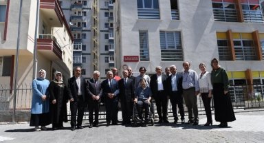 Memduh Büyükkılıç'tan Kızılay'a destek