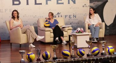 Milli voleybolcular öğrencilerle buluştu