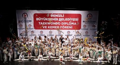 Minik taekwondocular kuşak attı
