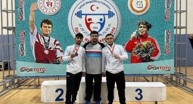 Nevşehirli halterciler madalyaları topladı