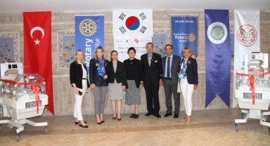 Rotary'den Ankara Üniversitesi 'yeni doğan'a kuvöz bağışı