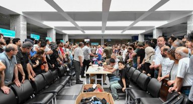 Toplu ulaşımda unutulan eşyalar kapışıldı