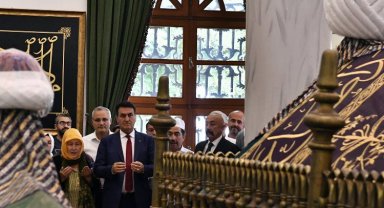 Türbedar Saniye Teyze Bursa hasretini giderdi