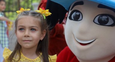 Ukraynalı çocukların Bursa'da yüzleri güldü
