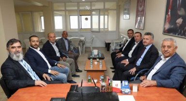 Zeybek'ten siyasi partilere iade-i ziyaret